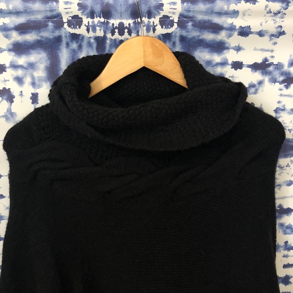 Vince. Cable Knit Yoke Sweater 3/4 Sleeve đź–¤ - Picture 6 of 8